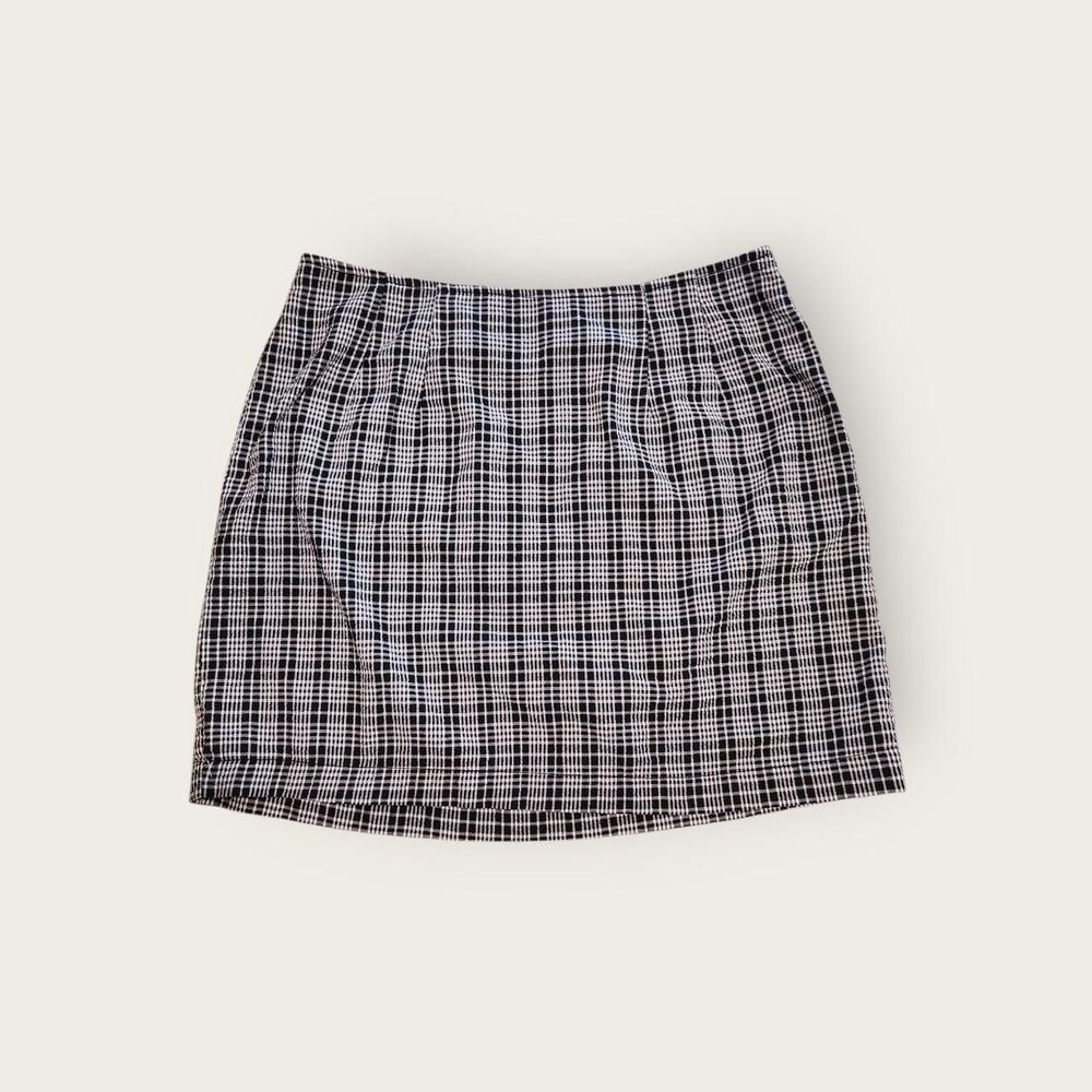 Vintage Y2k early 2000s Guess black plaid preppy mini skirt